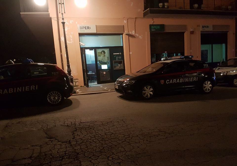 Assalto dinamitardo alla banca BPER di Serino (AV) – FOTO & SERVIZIO TELEVISIVO