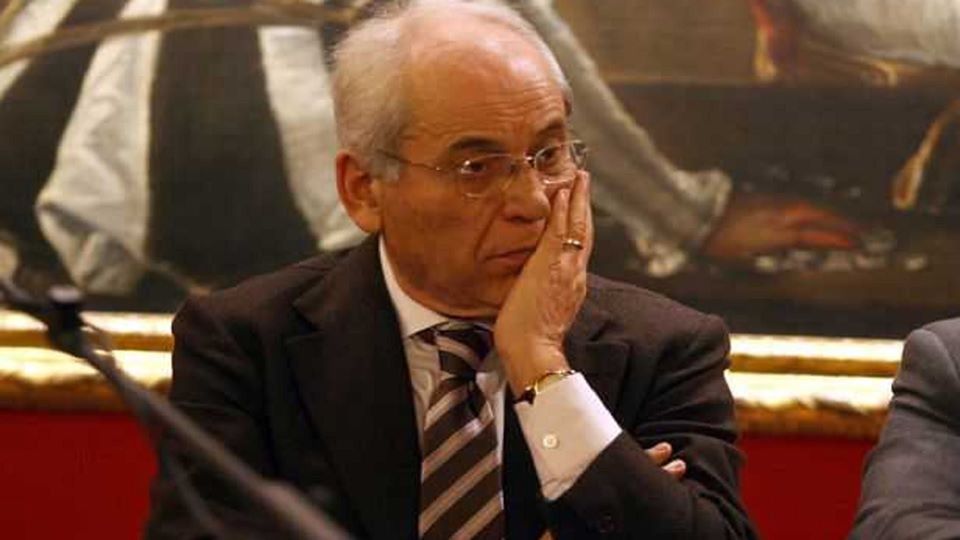 La vicinanza dell’On. Carmelo Conte a seguito dell’ennesimo sfregio alla Panchina Rossa dedicata a Nilde Iotti – APPROFONDIMENTO