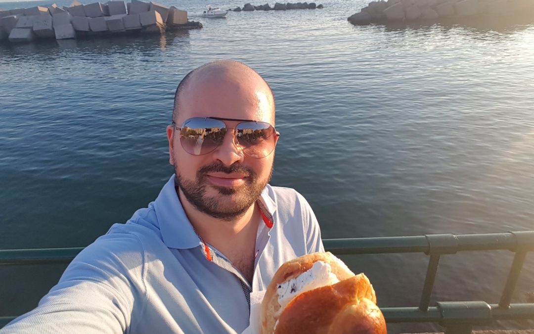 Oggi brioche con il gelato del Bar Gelateria Nettuno e passeggiata per il Lungomare di Salerno