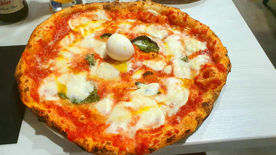 Salutiamo agosto degustando le prelibatezze della pizzeria “Il Testone Pizza Store” di Avellino ✌  FOTO